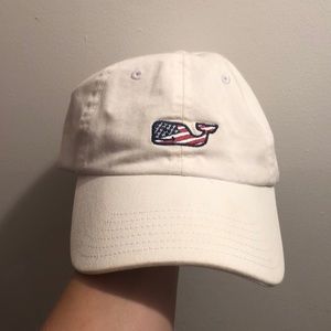 White Vineyard vines hat - American logo